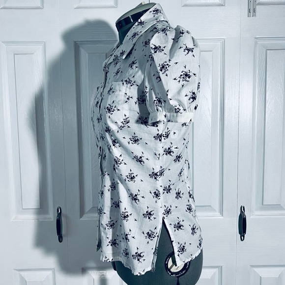 Hand Sewn Button Floral Top - Picture 2 of 8